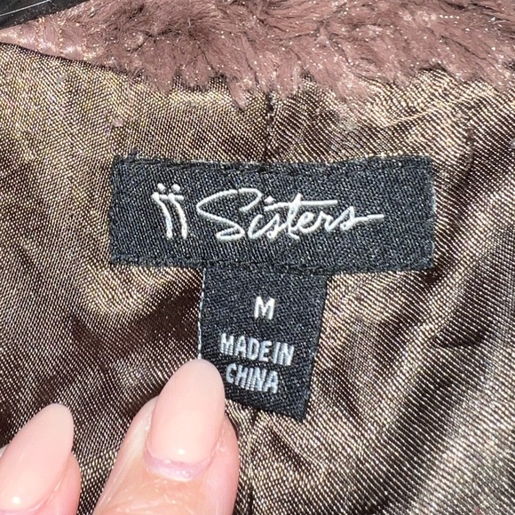 Women's Brown Faux Fur Coat with 3/4 Sleeves - Picture 8 of 10